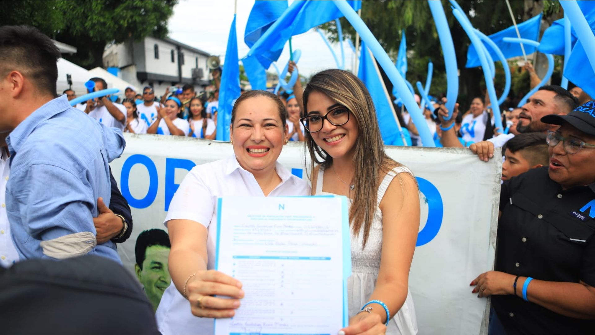 cecilia-rivera-se-inscribe-como-precandidata-a-diputada-del-parlacen